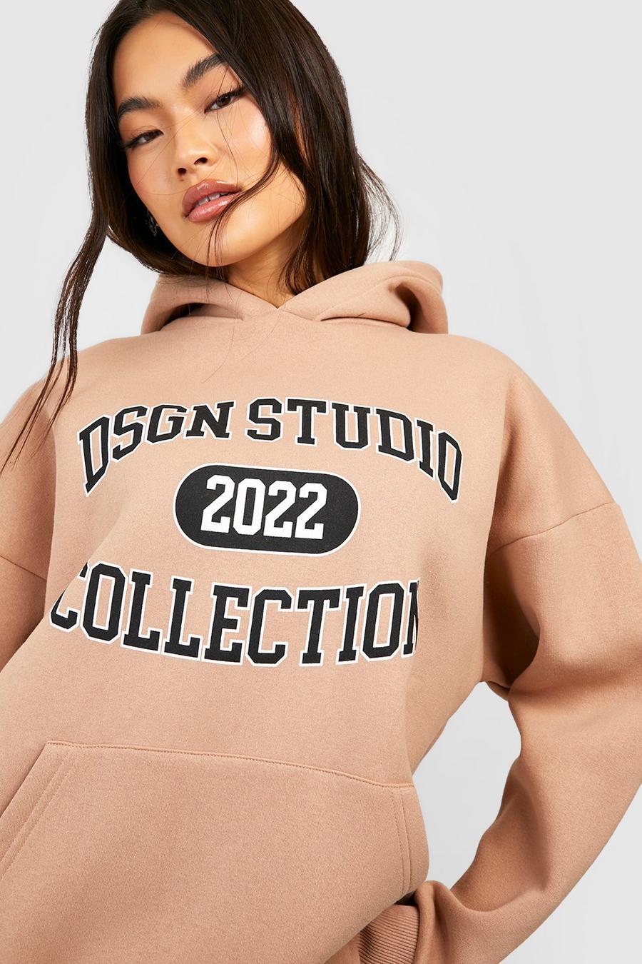 Taupe Dsgn Studio Oversize hoodie med tryck image number 1