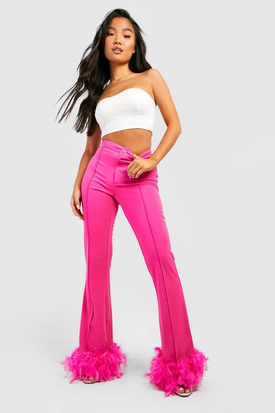 Pantaloni a zampa Petite con piume sul fondo, Hot pink image number 1
