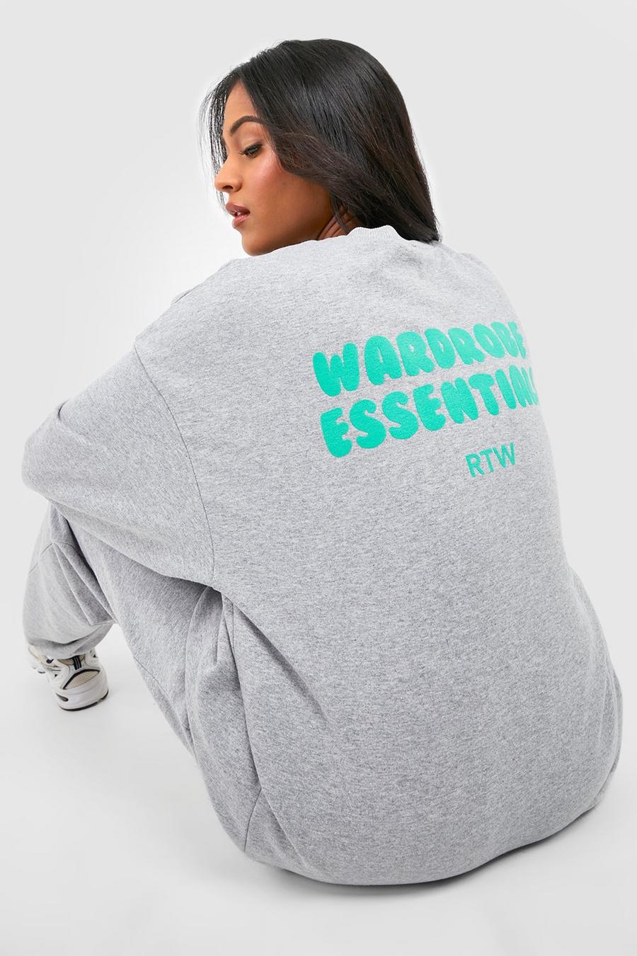 Tall Oversize Sweatshirt mit Wardrobe Essentials Slogan, Grey image number 1