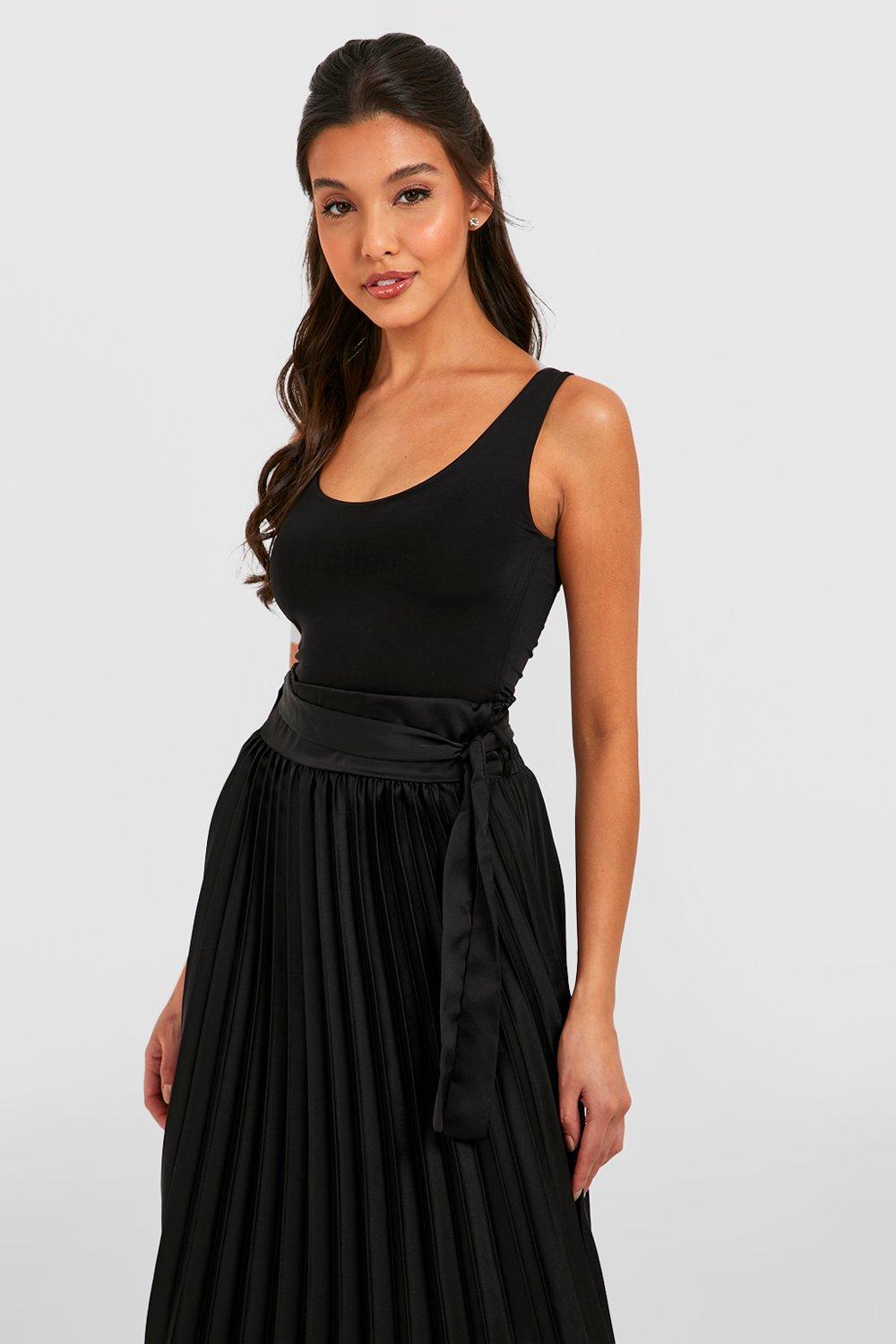 Black pleated 2025 skirt boohoo