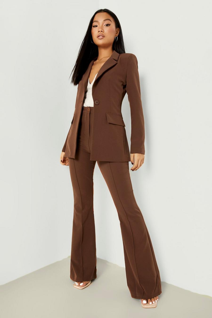 Chestnut brown Petite - Kostymbyxor med utsvängda ben och dekorativa sömmar