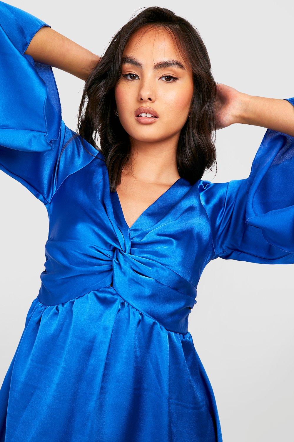 Flared-sleeve satin dress - Woman