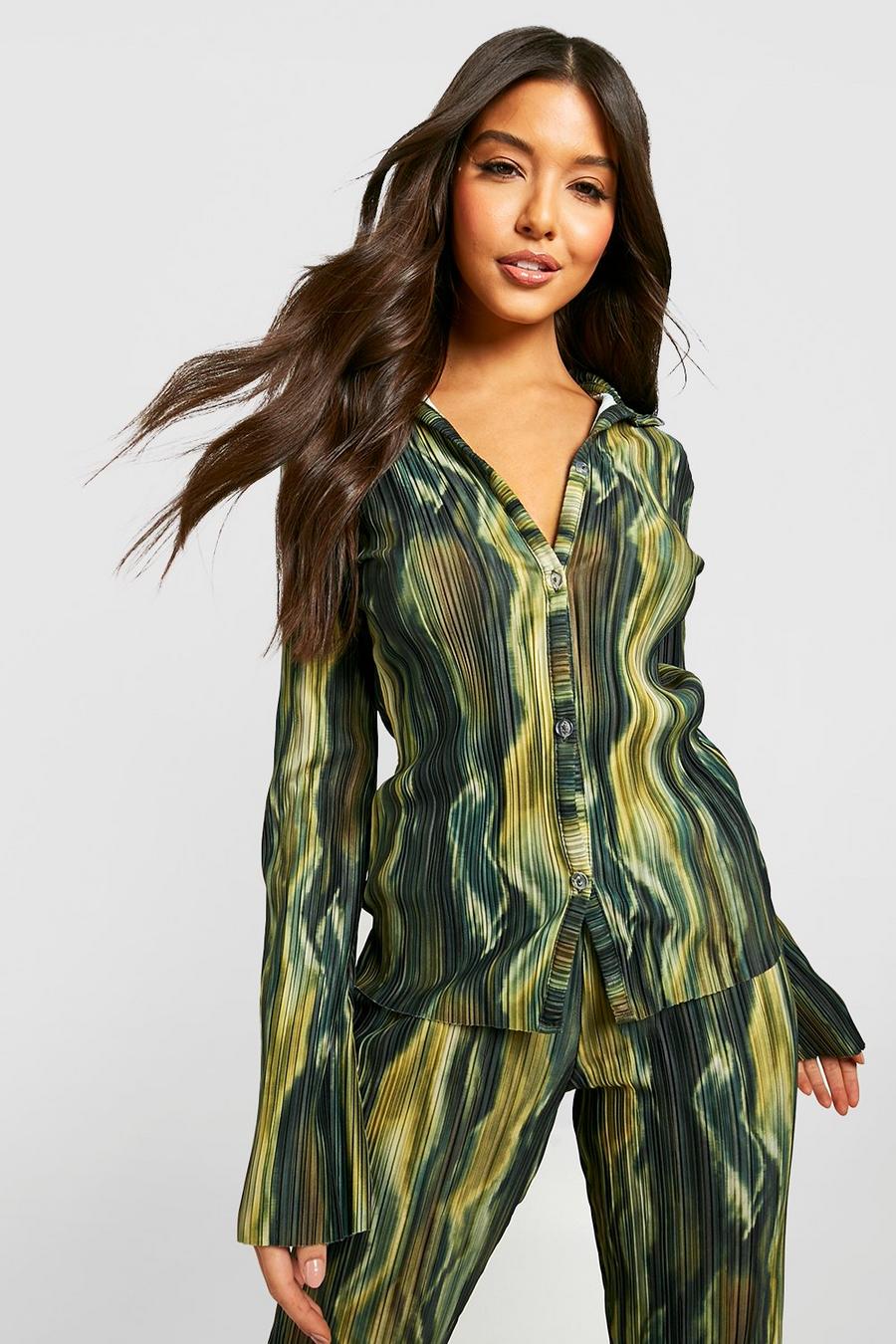Green Abstract Print Flared Sleeve Plisse Shirt image number 1