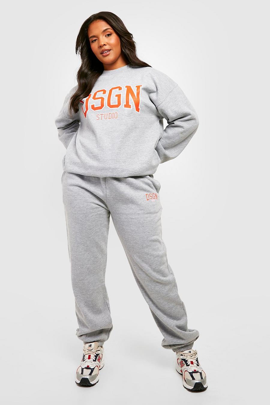 Plus Sweatshirt-Trainingsanzug mit Dsgn Studio Print, Ash grey image number 1