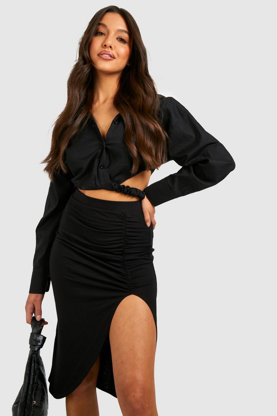 Basic Solid Black Ruched High Split Midi Skirt image number 1