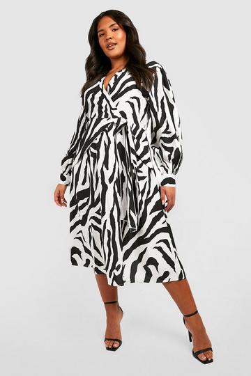 Black The Plus Printed Midi Skater Dress