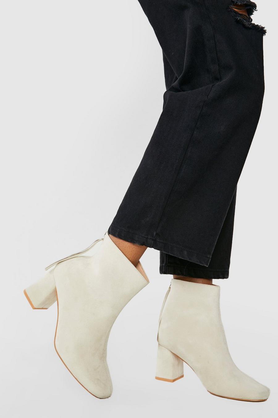 Breite Passform eckige Socken-Stiefel mit Fransen-Detail, Cream blanc
