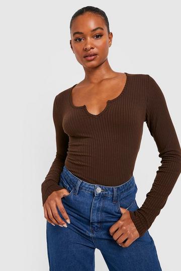 Tall Zachte Geribbelde Bodysuit Met Hals Inkeping En Lange Mouwen chocolate