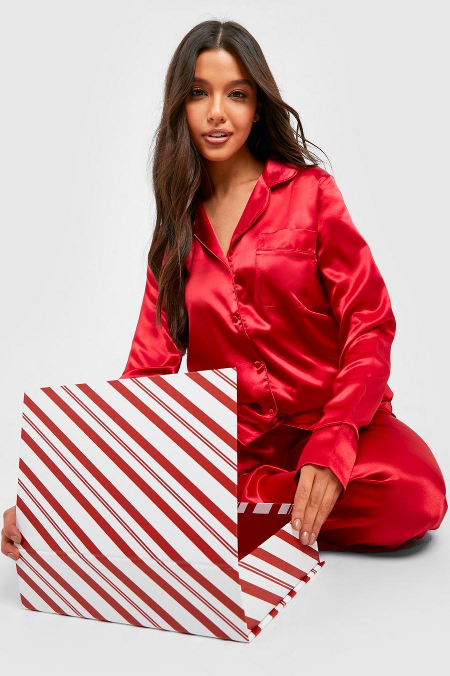 Satin Pyjama-Set mit gestreifter Geschenkbox, Red image number 1