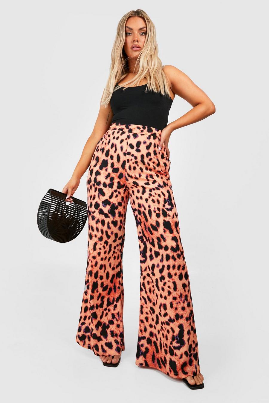 Pantalón Plus de pernera ancha y tela con estampado de leopardo, Leopard image number 1
