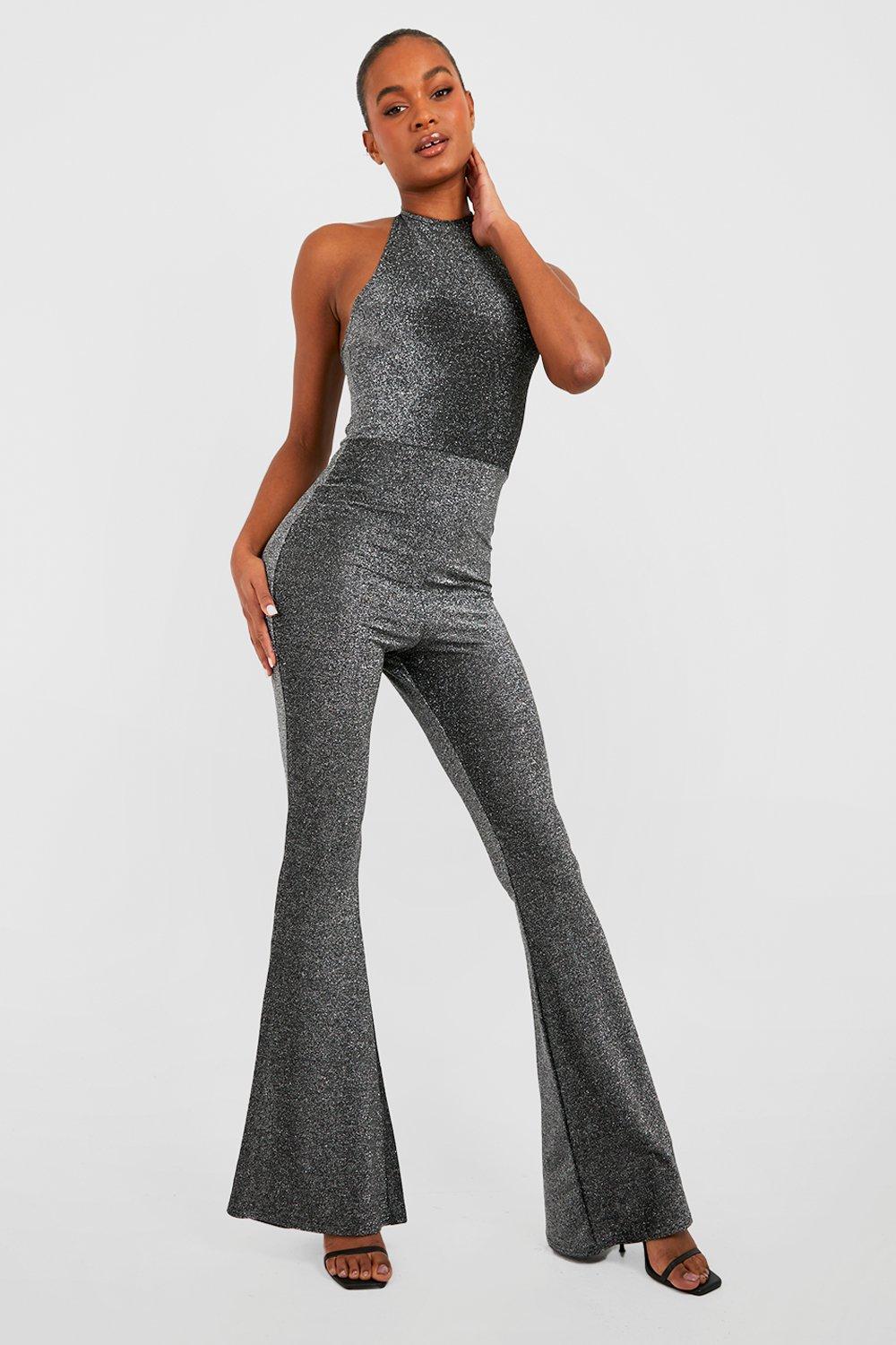 Tall Glitzer Neckholder-Jumpsuit mit Schlag | boohoo DE