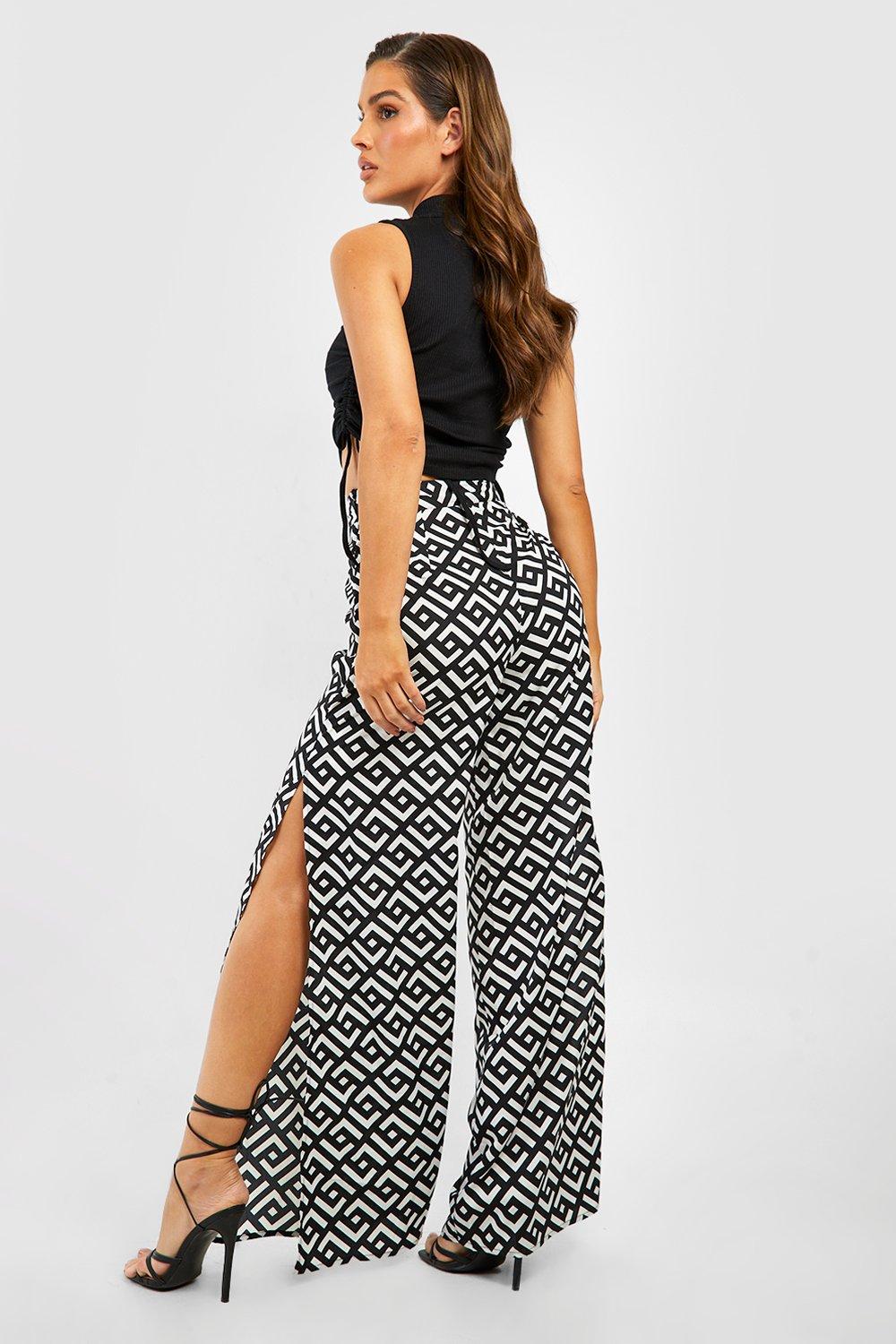 Wide split outlet leg pants