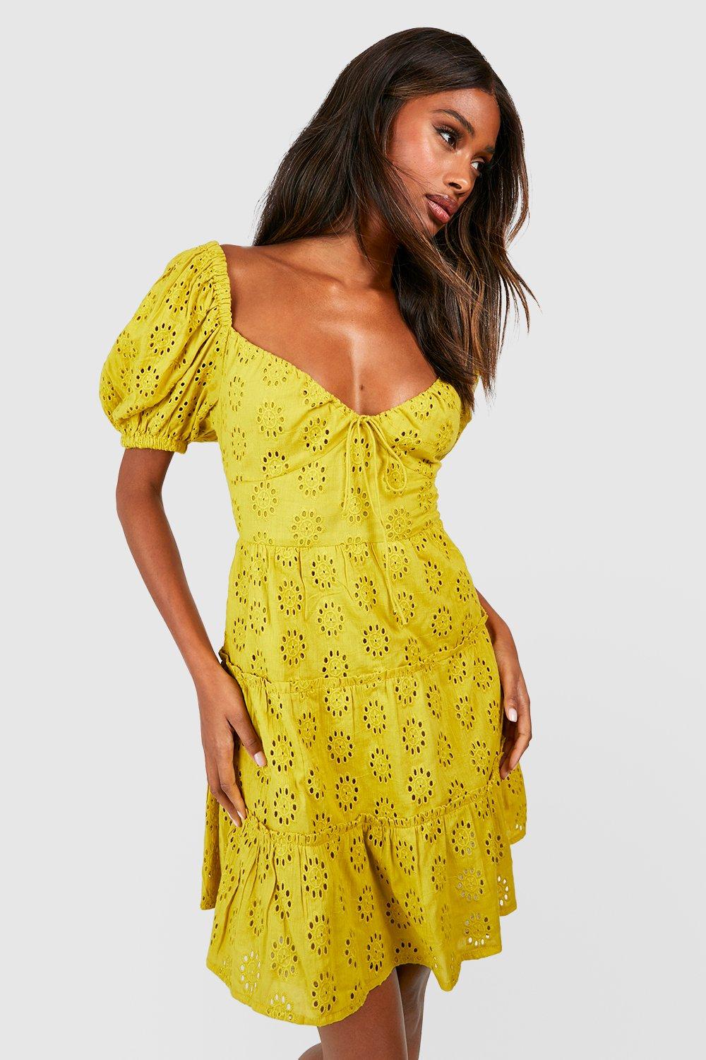 Robe babydoll fronc e en broderie anglaise boohoo