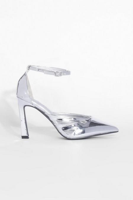 boohoo.com | Breite Passform Metallic Heels Mit Cut-out Detail