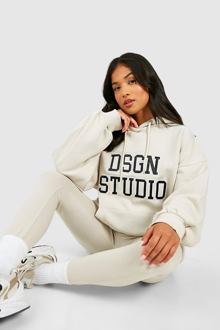 Petite - Survêtement à slogan Dsgn Studio avec sweat à capuche et legging, Stone image number 1