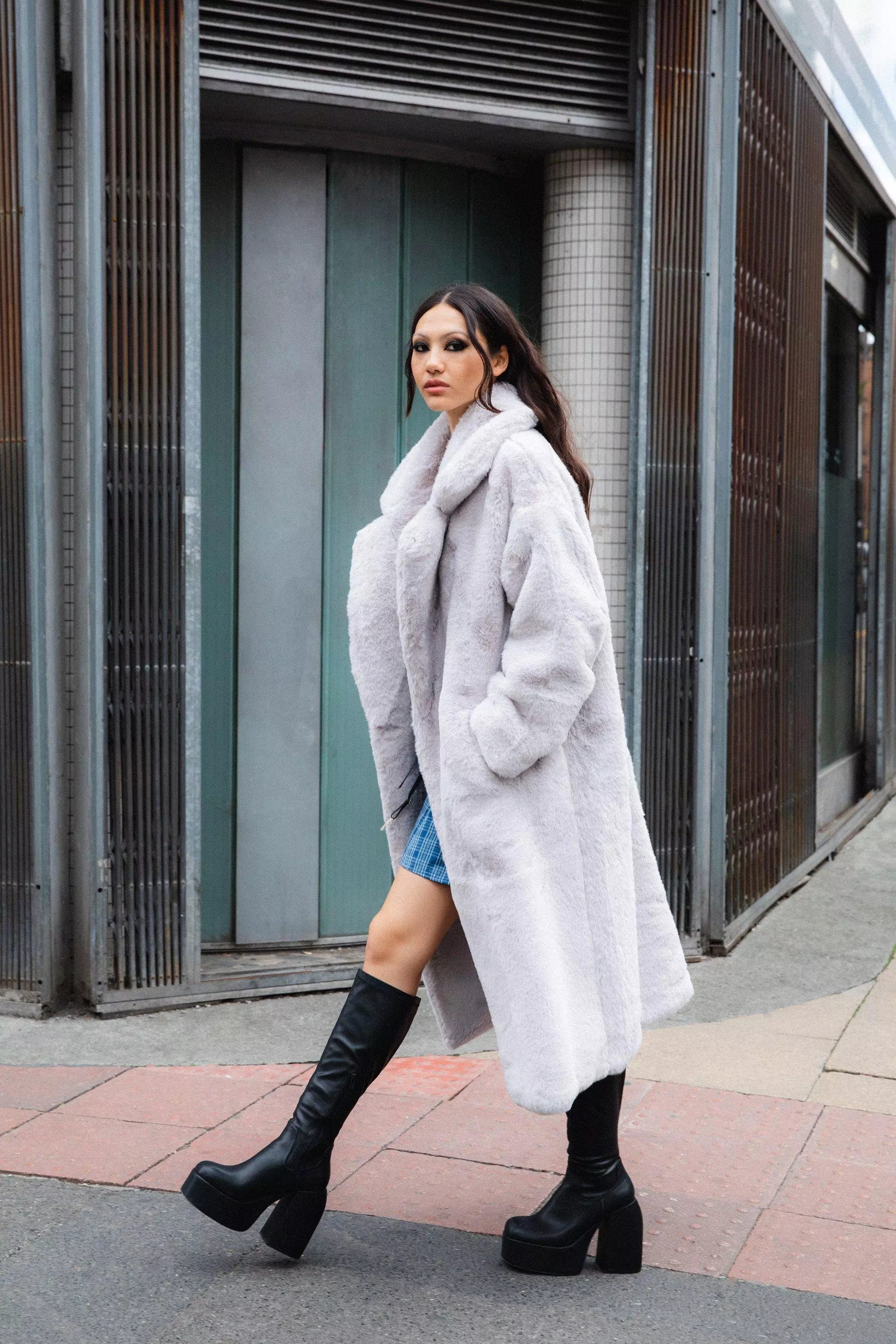 Boohoo grey shop fur coat