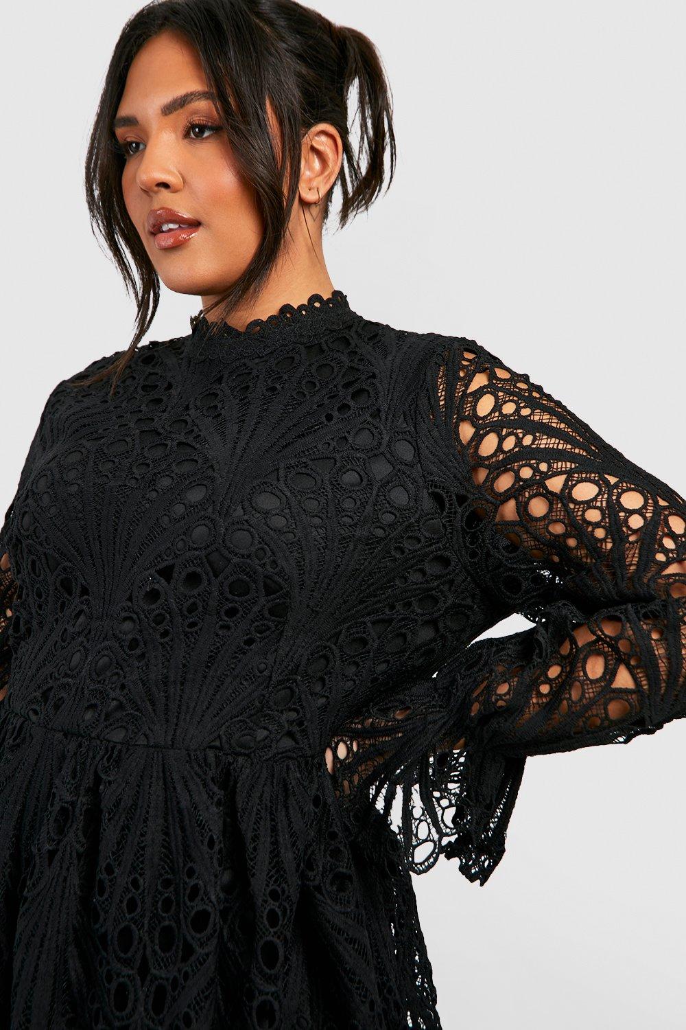 Plus Flared Sleeve Lace Skater Dress