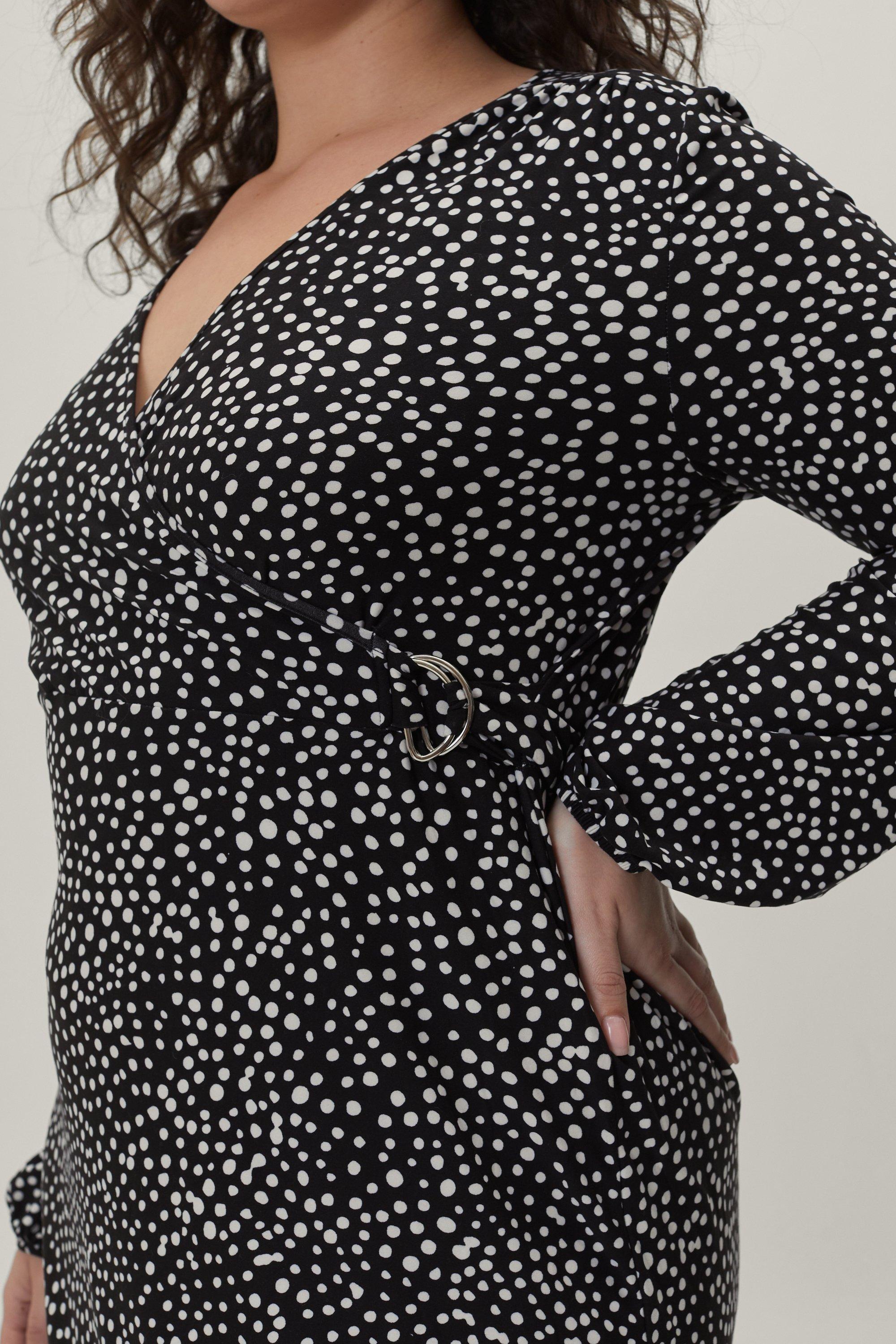 Boohoo plus metallic spot wrap hot sale midi dress