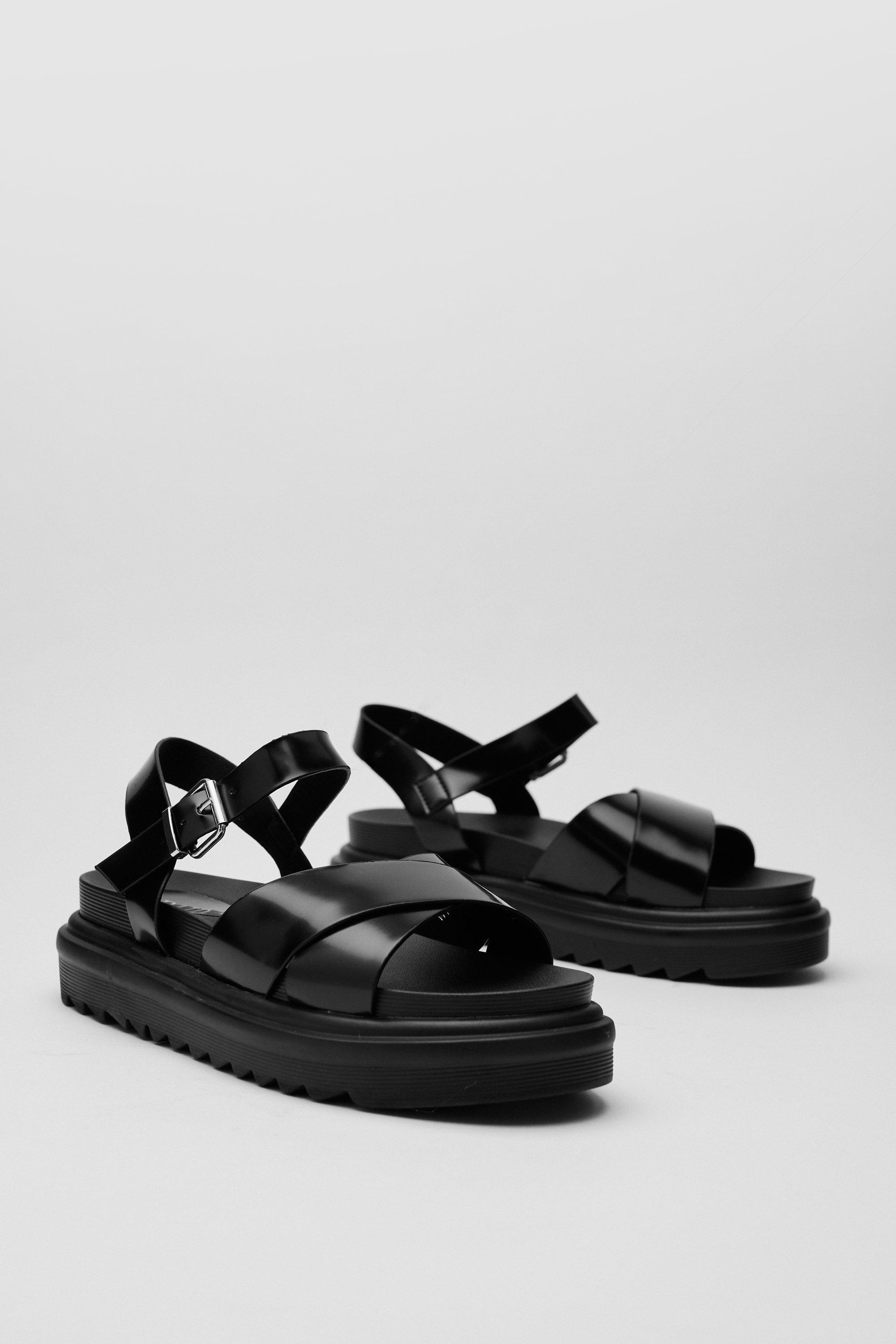 Crossover deals strap sandals