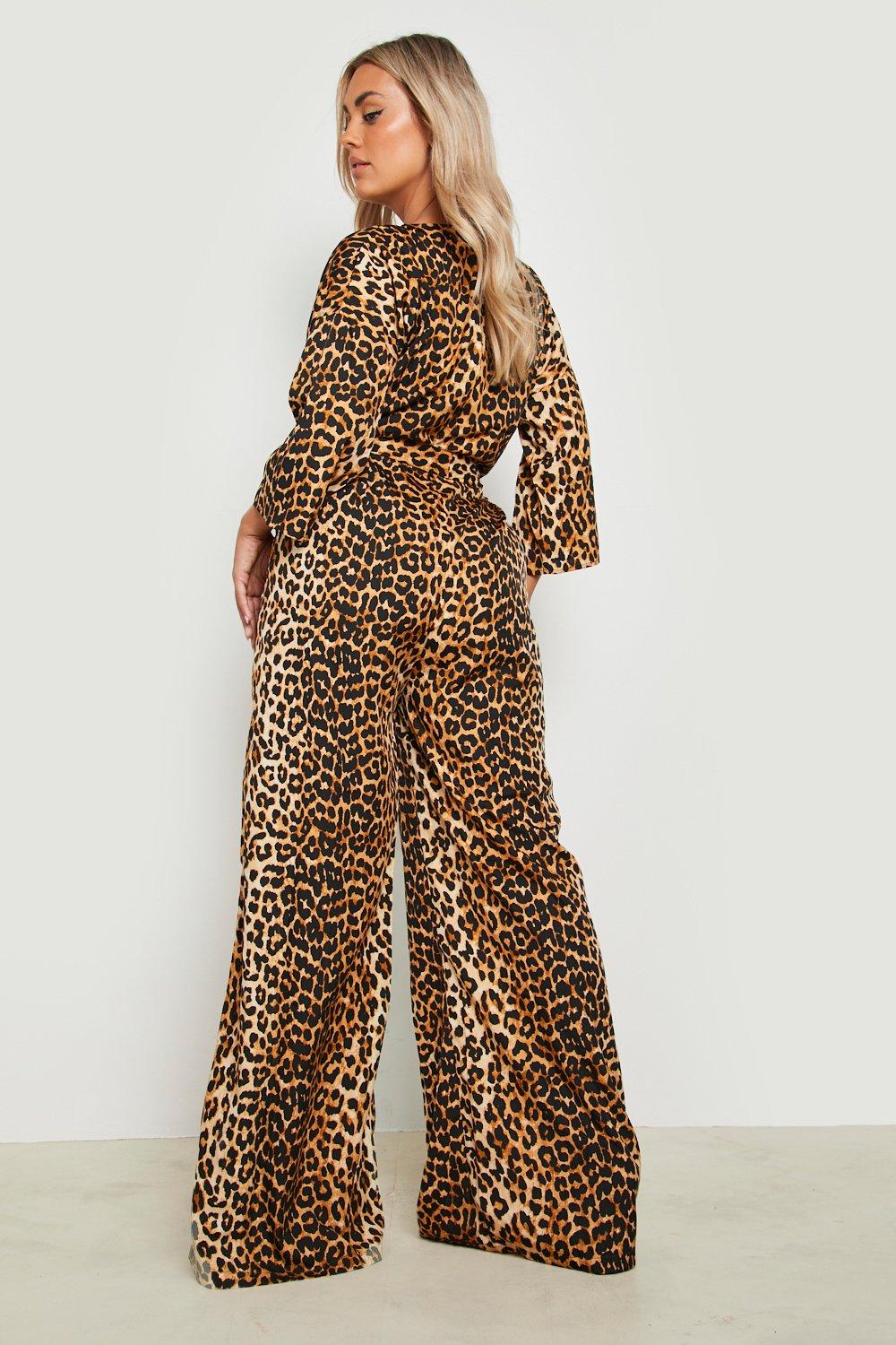 Boohoo plus leopard on sale print