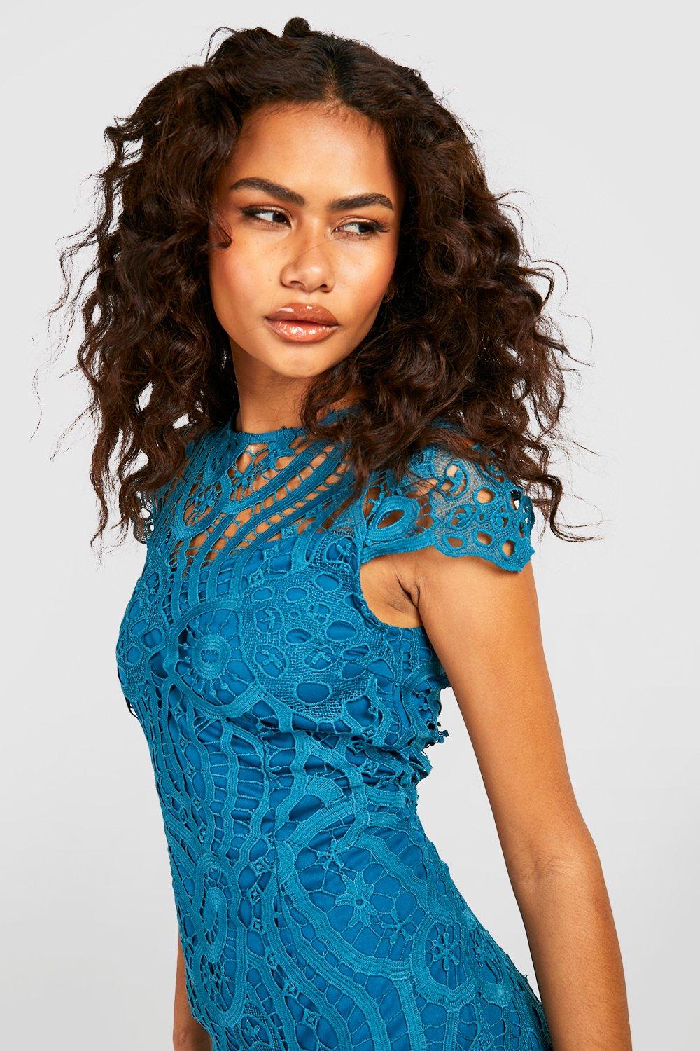 https://media.boohoo.com/i/boohoo/gzz47006_teal_xl_3/female-teal-lace-cap-sleeve-midi-dress