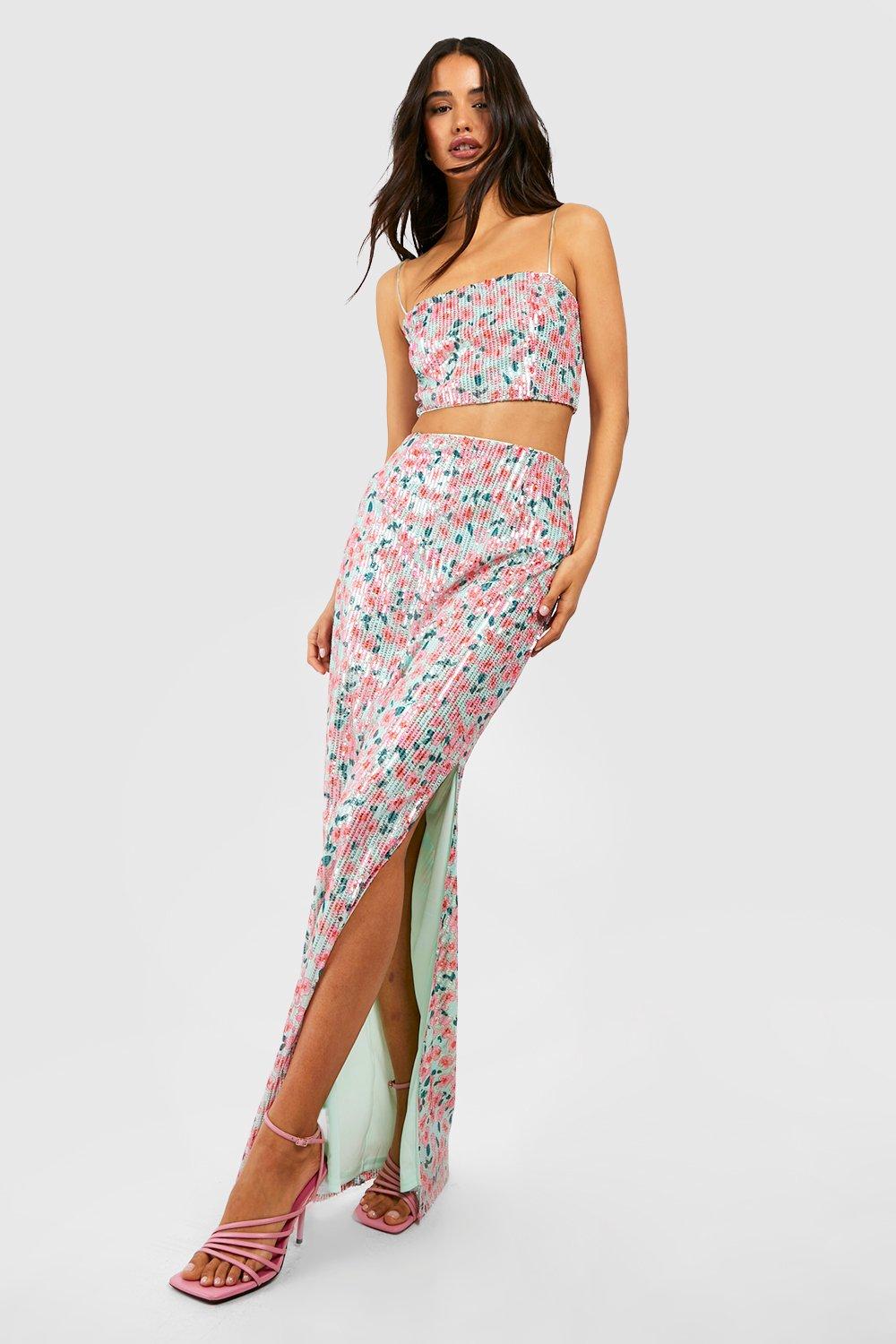 https://media.boohoo.com/i/boohoo/gzz47105_pink_xl_2/female-pink-floral-sequin-square-neck-cropped-cami