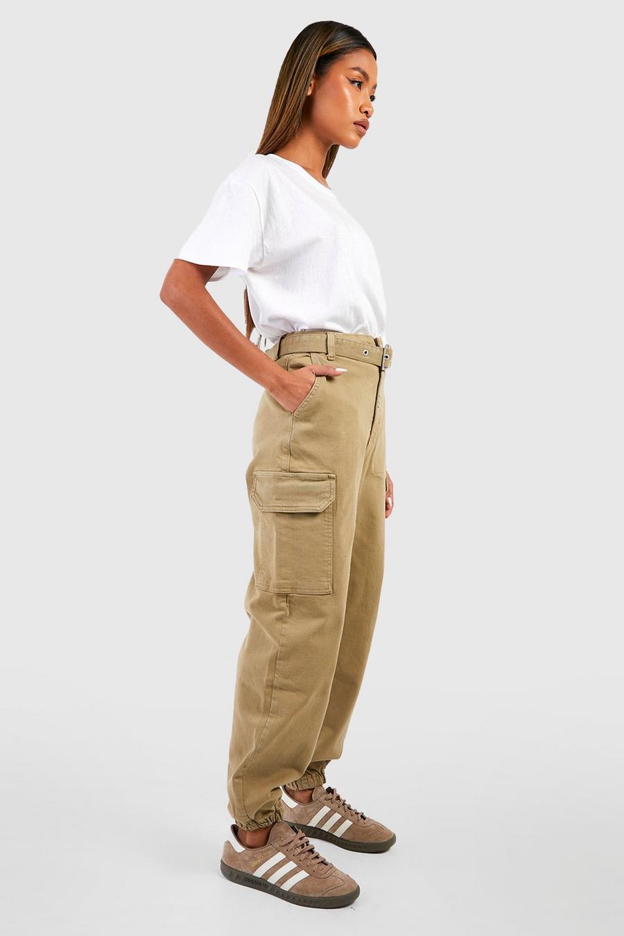 Pantalón deportivo cargo con botamanga y cinturón, Khaki image number 1