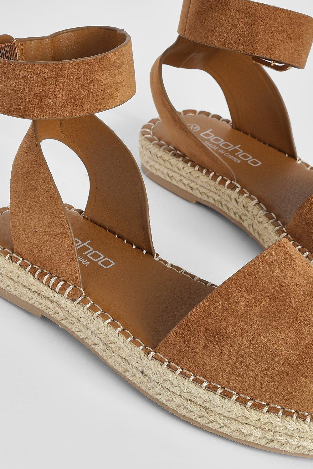 Closed Toe Buckle Detail Espadrilles