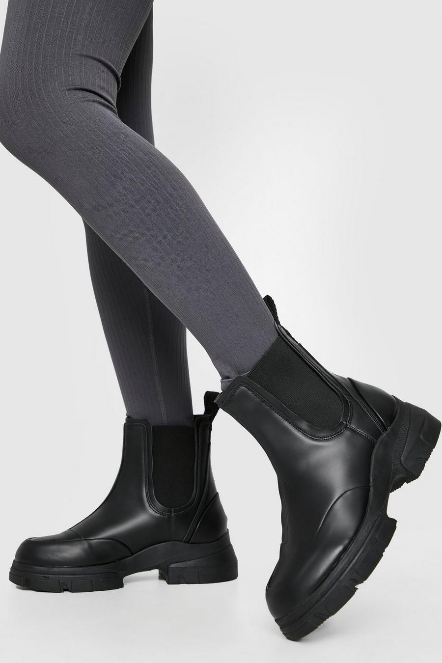 Black Dikke Chelsea Boots Met  Golvende Zool image number 1