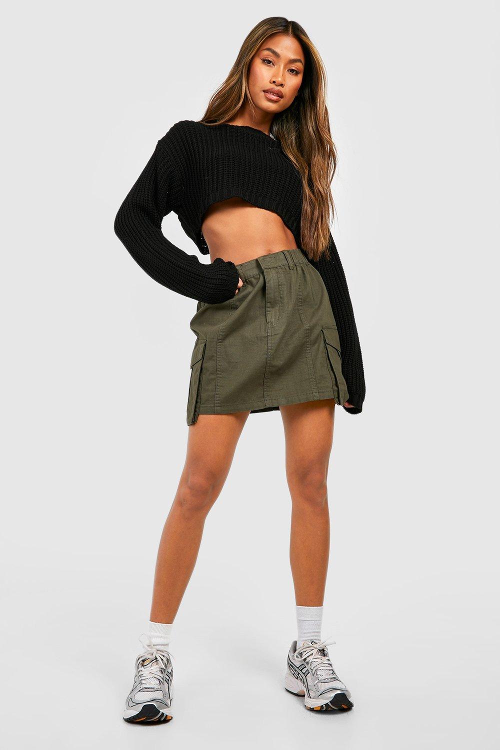 Round neck cropped sweater