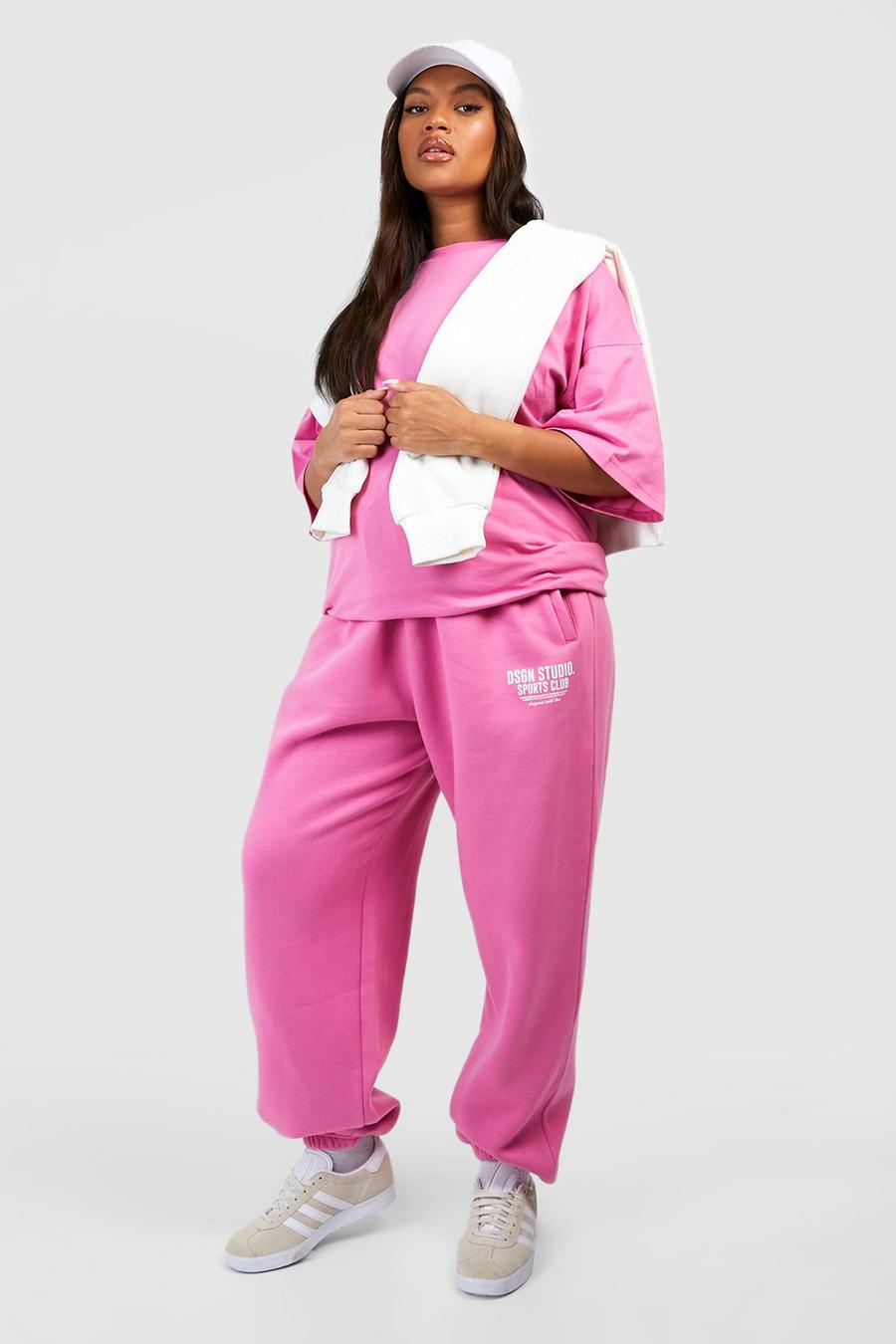 Pink Sports Club Plus Oversize mjukisbyxor med tryck image number 1