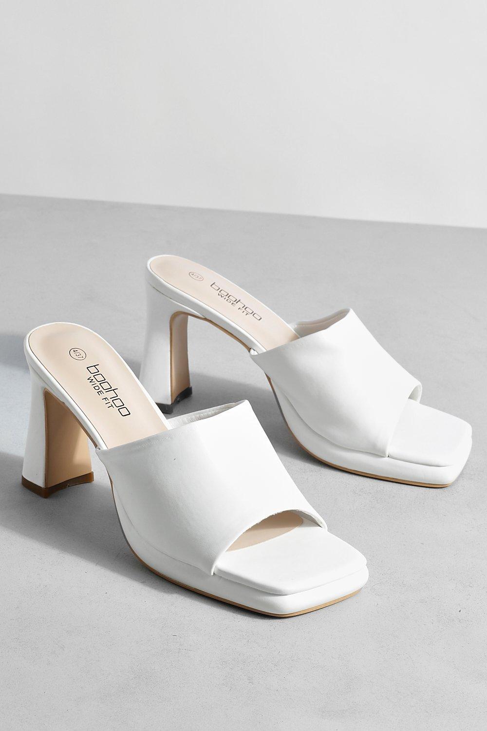 Wide hot sale fit mule