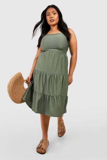 Plus Textured Tiered Midi Dress sage