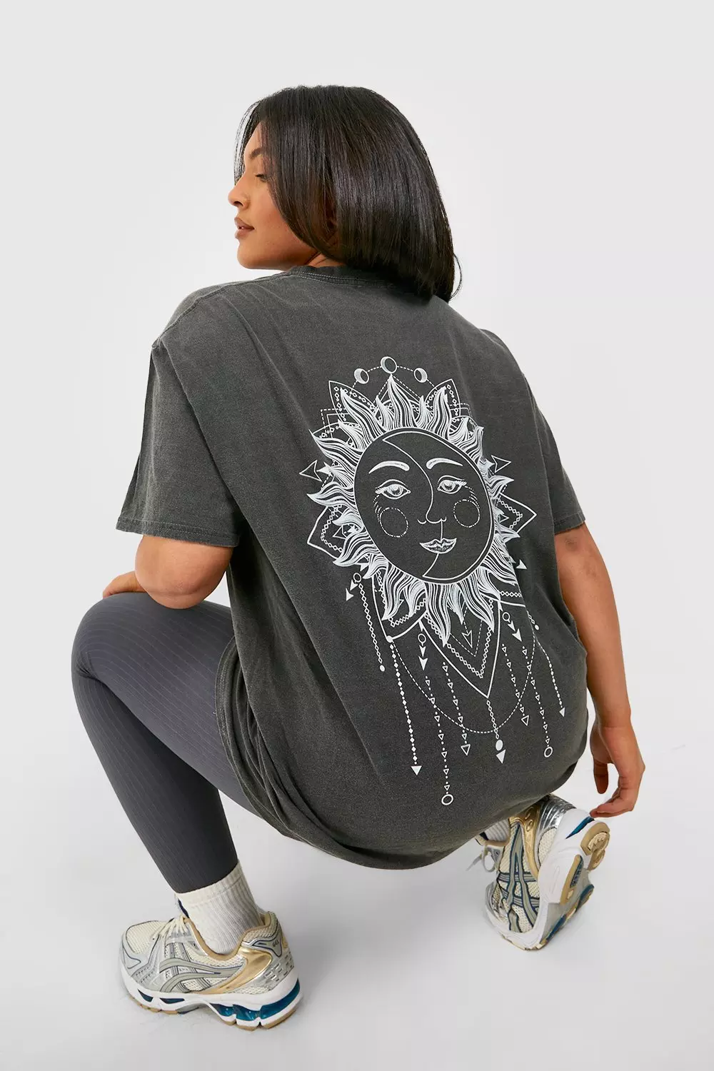 Charcoal Plus Oversized Overdye Celestial Back Print T-shirt صورة بديلة