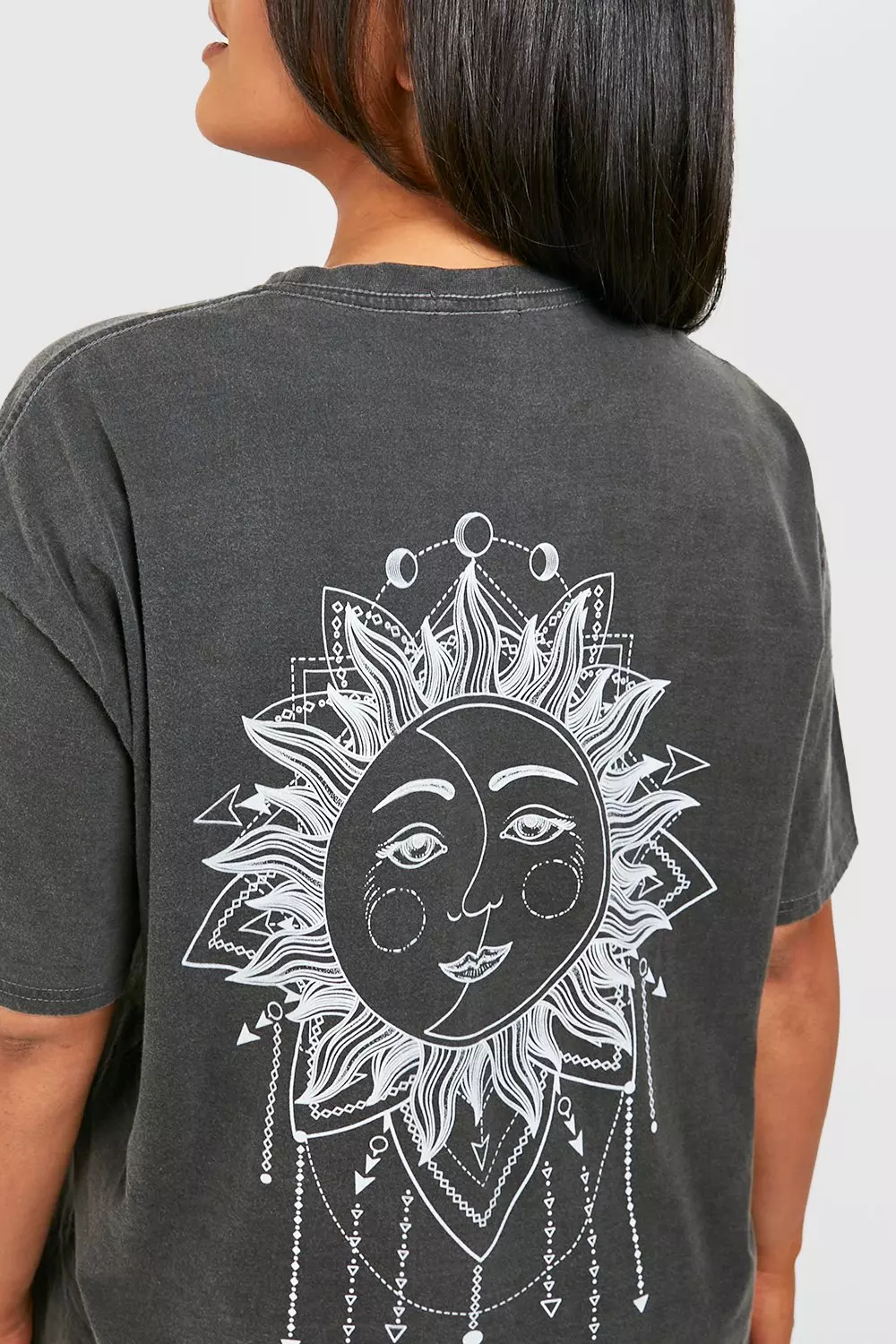 Charcoal Plus Oversized Overdye Celestial Back Print T-shirt صورة بديلة