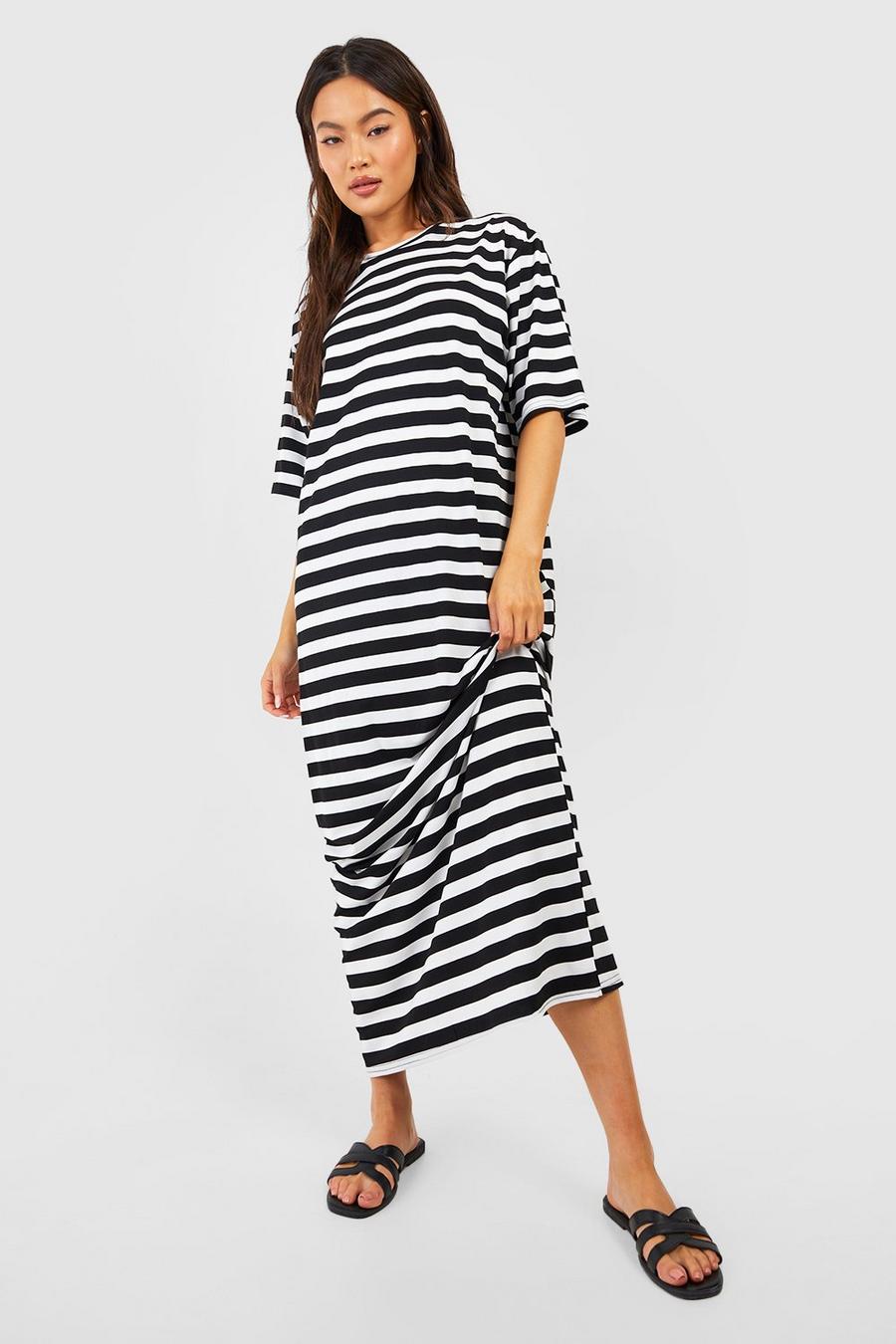 Black Oversized Striped T-shirt Maxi Dress image number 1