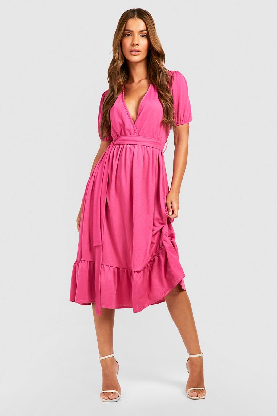 Hot pink Midiklänning i omlottmodell med puffärm image number 1