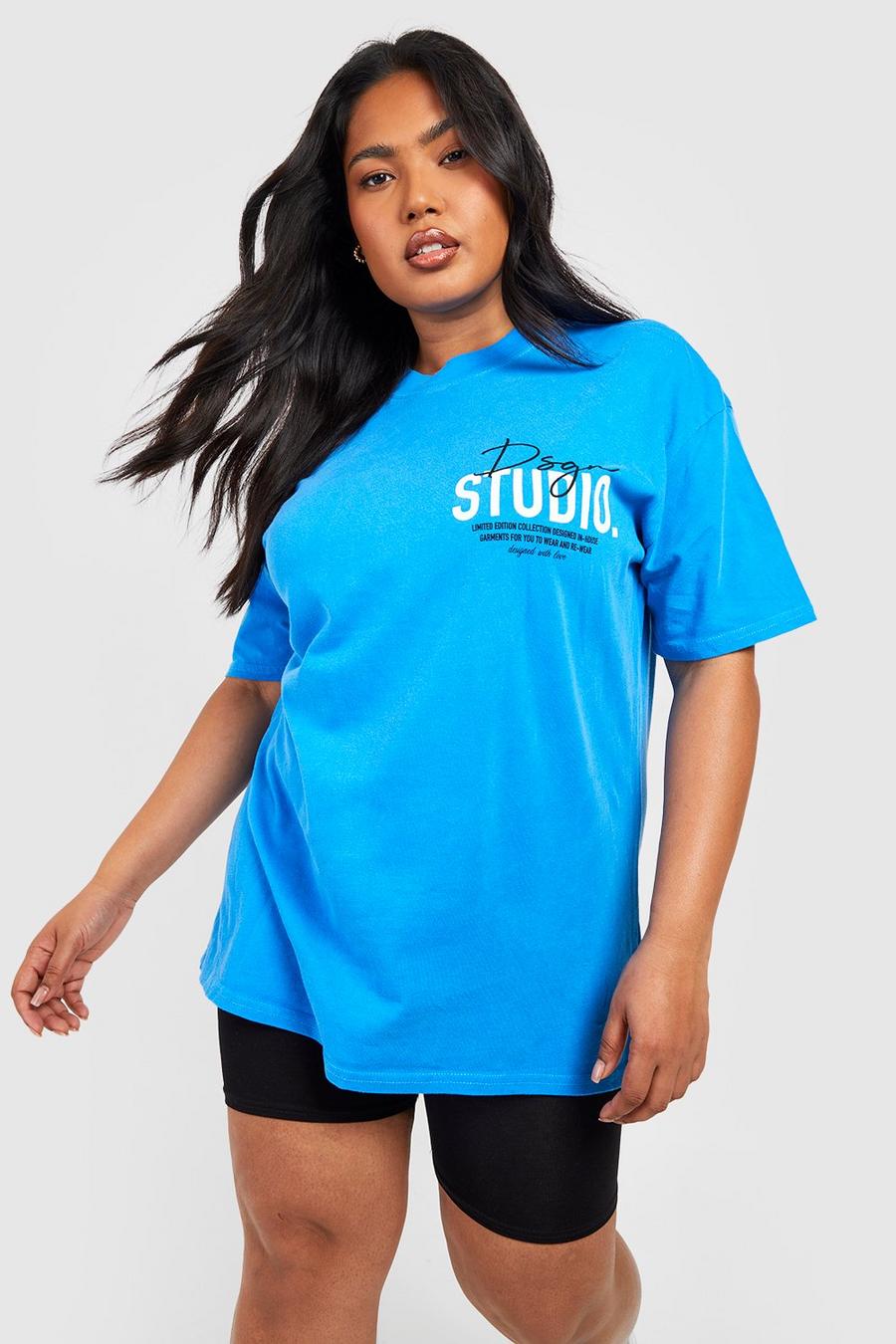 T-shirt Plus Size oversize con stampa Dsgn Studio ad altezza taschino, Cobalt azzurro