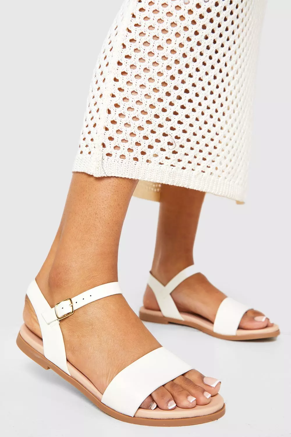 White wide sale fit flat sandals