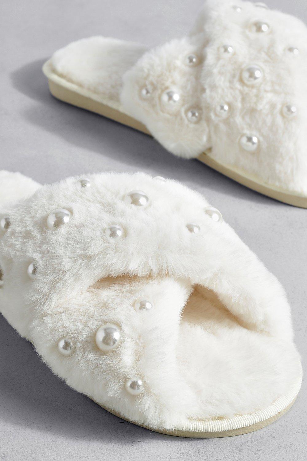 Faux Fur Pearl Embellished Slippers