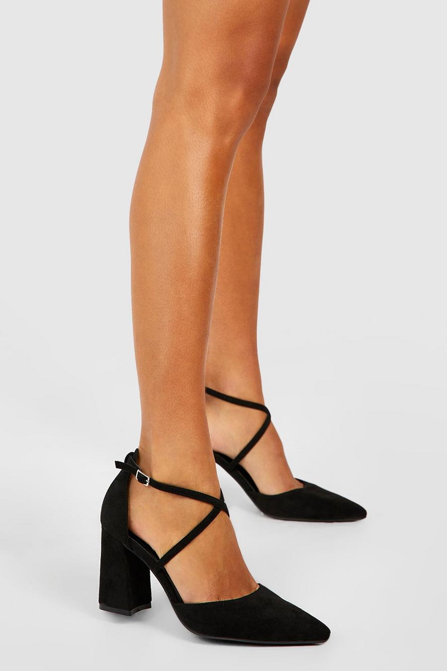 Black pointed court shoe  image number 1