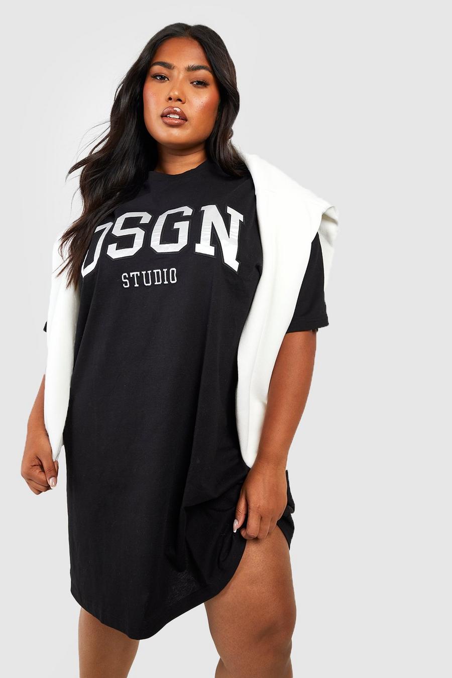 Plus Oversize T-Shirt-Kleid mit Dsgn Studio Applikation, Black