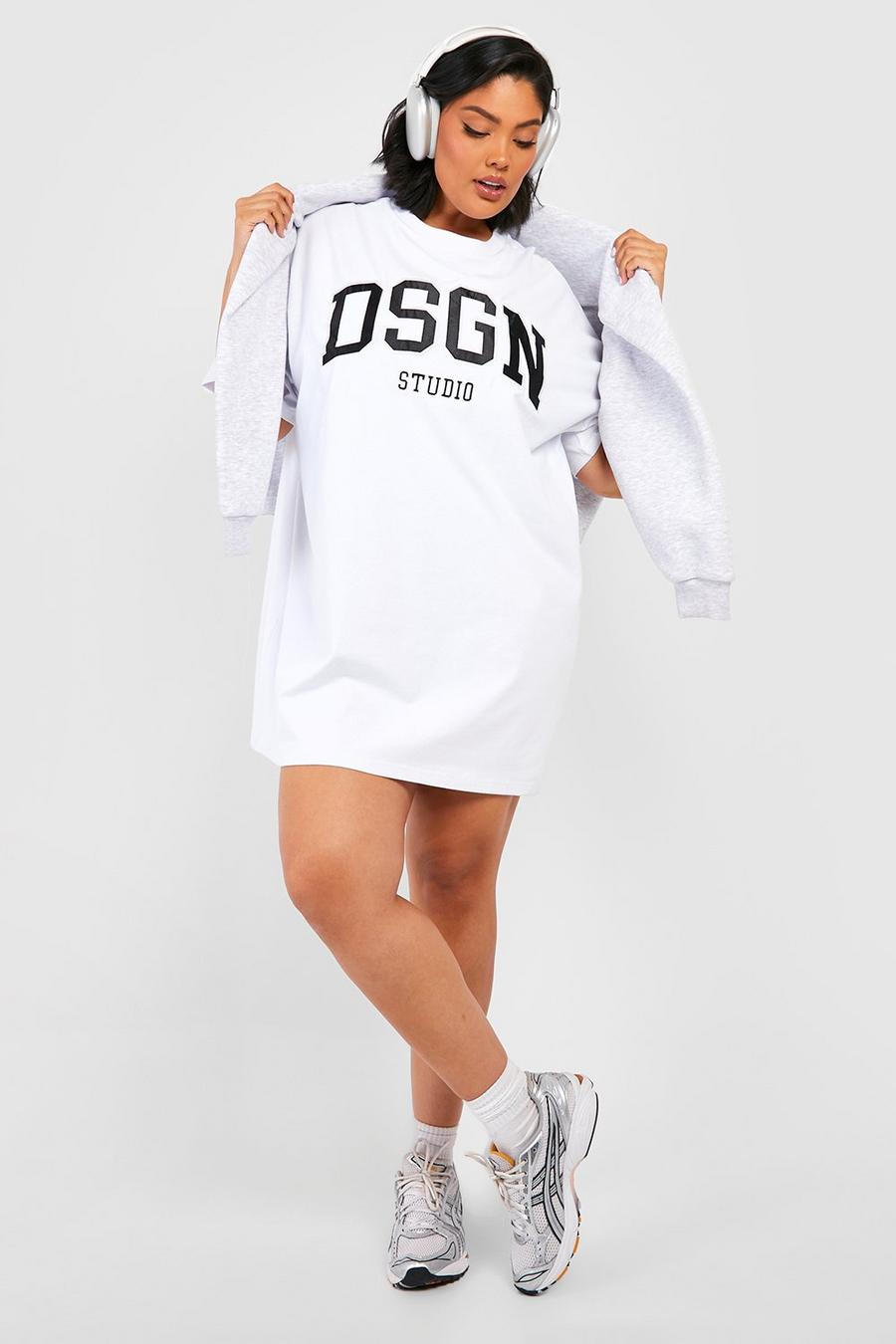 White Plus Applique Dsgn Studio Oversized T-shirt Dress image number 1