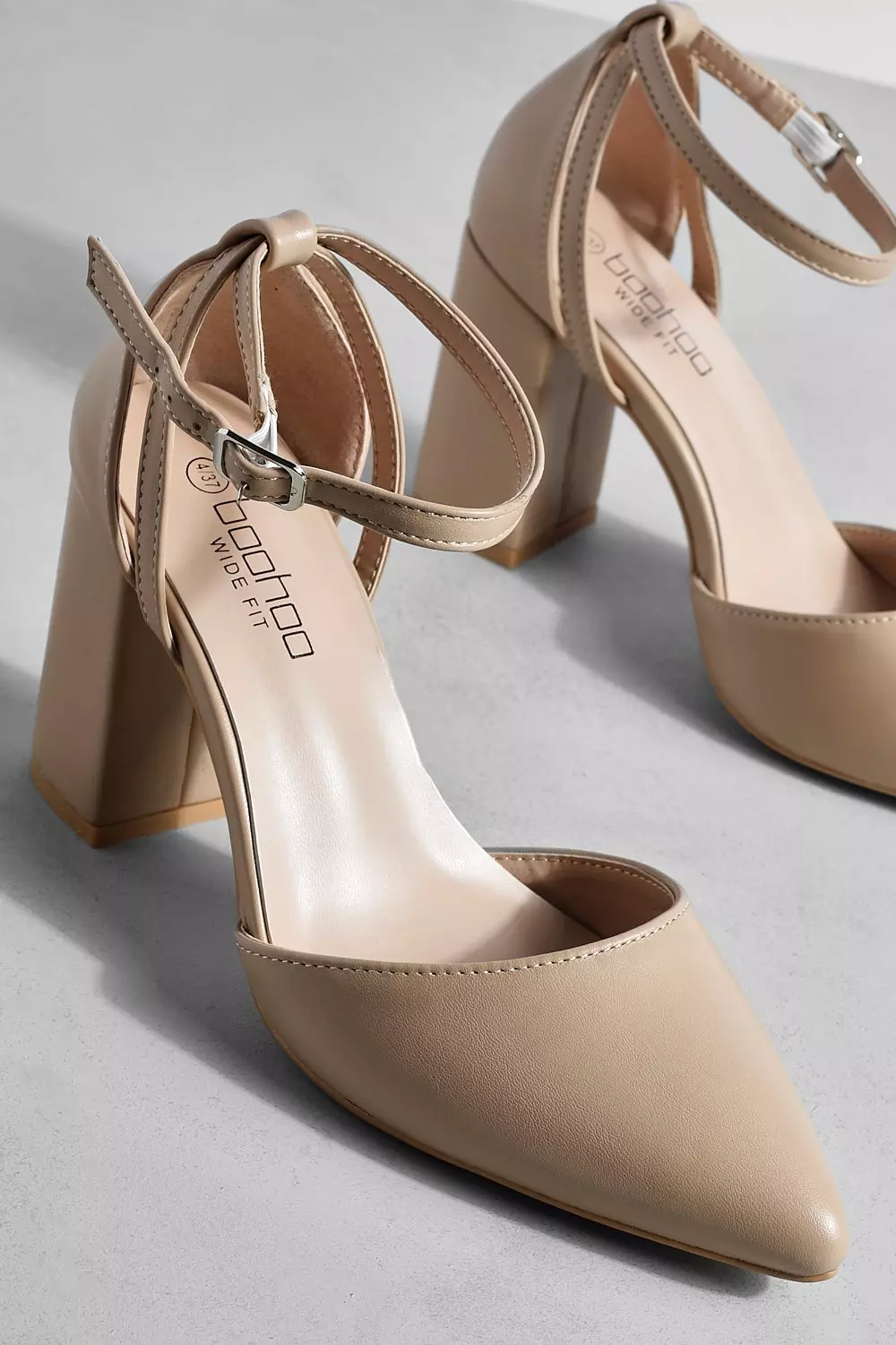 Nude wide hot sale fit court shoes