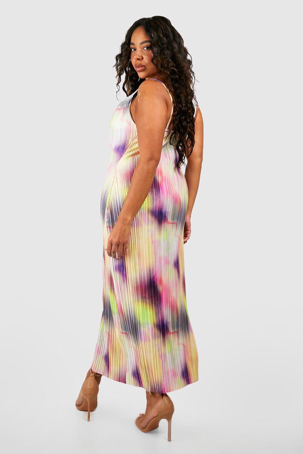 Plus Abstract Printed Plisse Maxi Dress