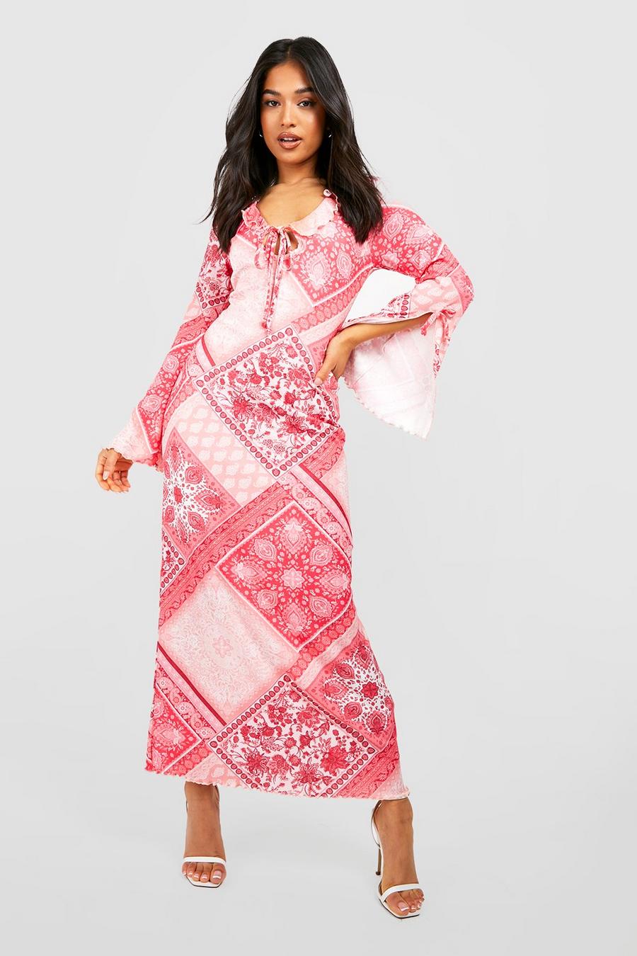 Vestito longuette Petite in fantasia cachemire con arricciature e maniche svasate, Pink image number 1