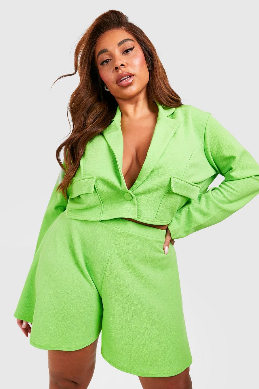 Lime green Plus Crepe Tailored Flared Shorts image number 1