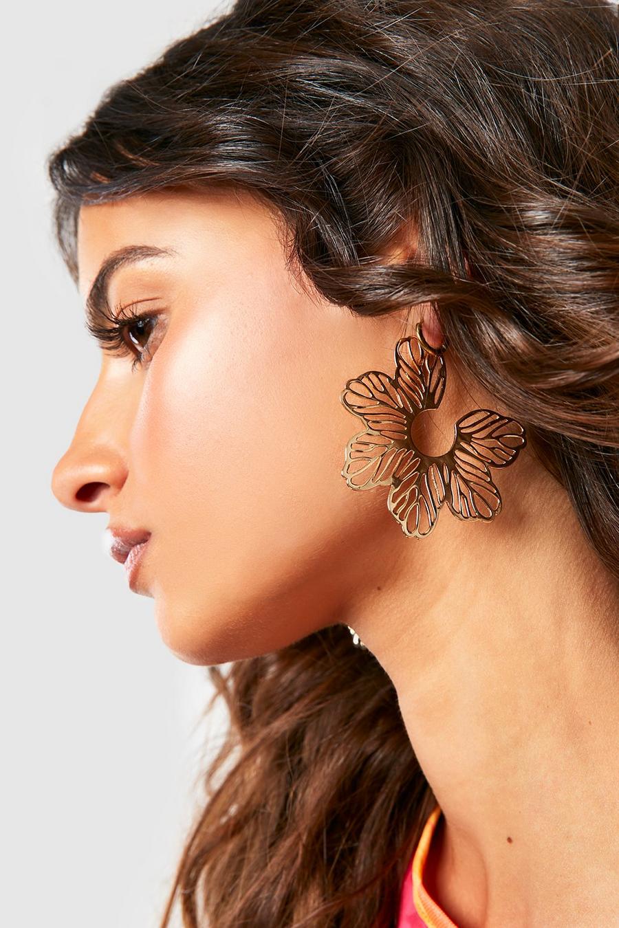 Gold metallic Flower Detail Cut Out Statement Earring 