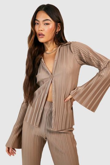 Flared Sleeve Plisse Shirt mocha