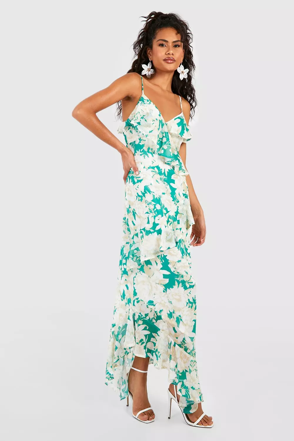 【新品タグ付き】Tostalgic Clothing floral dress Plus Floral Halterneck Pleated Frill Maxi Dress | boohoo